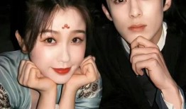 娱乐吃瓜女星和男星关系,揭秘吃瓜女星与男星之间的爱恨情仇